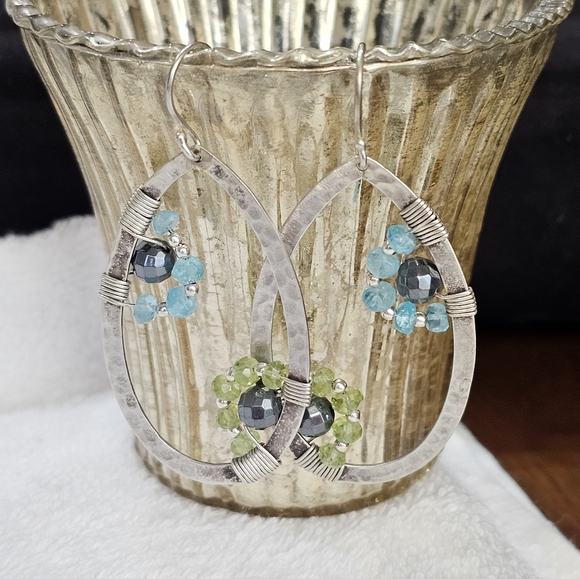 Silpada Teardrop Peridot Hematite Apatite 925 Earrings (With Flaw) - Picture 7 of 11